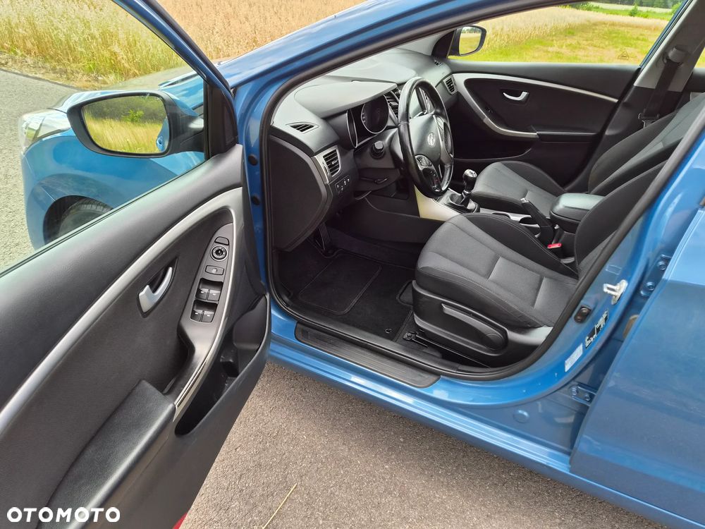 Hyundai i30 blue 1.6 CRDi Classic Navigation - 8