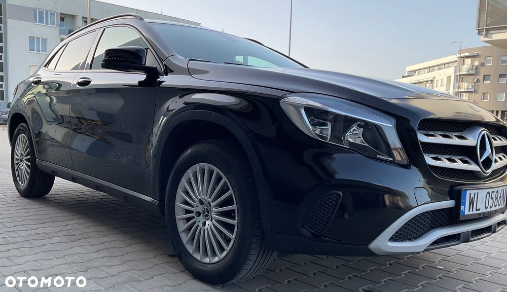 Mercedes-Benz GLA 180 - 6
