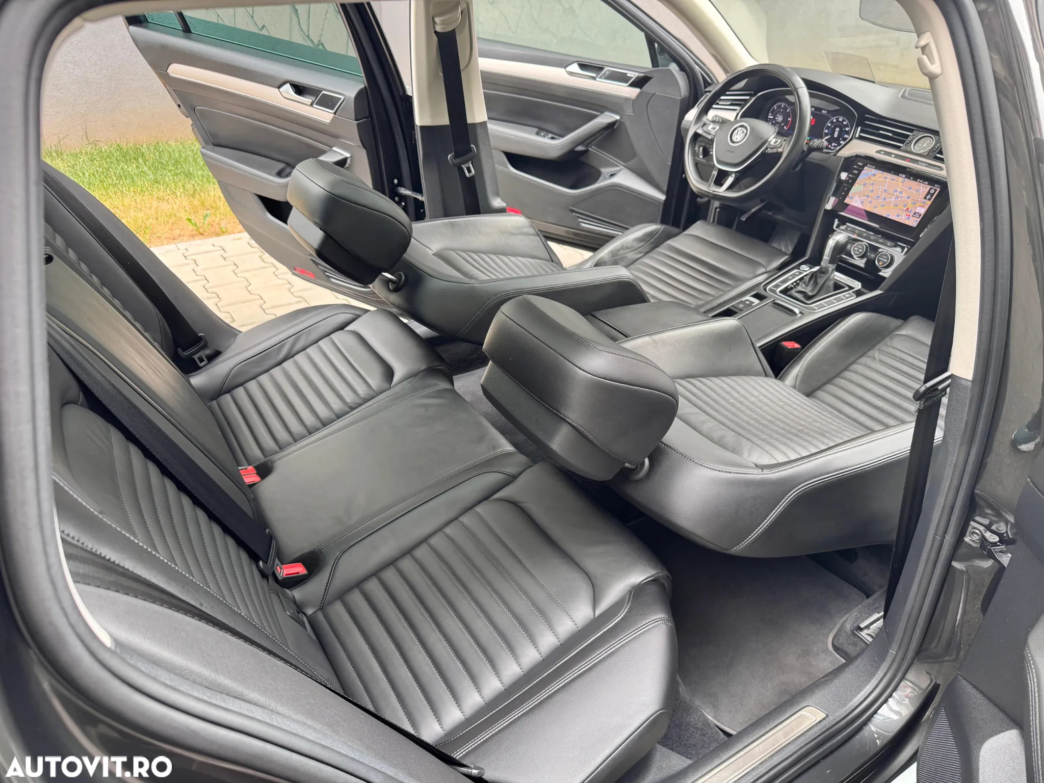 Volkswagen Passat Variant 2.0 TDI SCR DSG BlueMotion Highline - 8