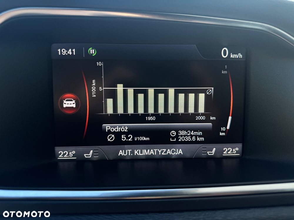 Volvo V40 D2 R-Design - 15