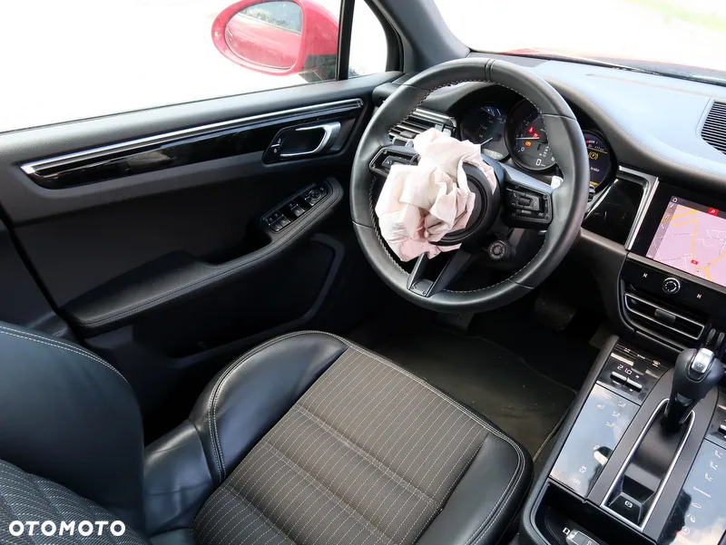 Porsche Macan T - 14