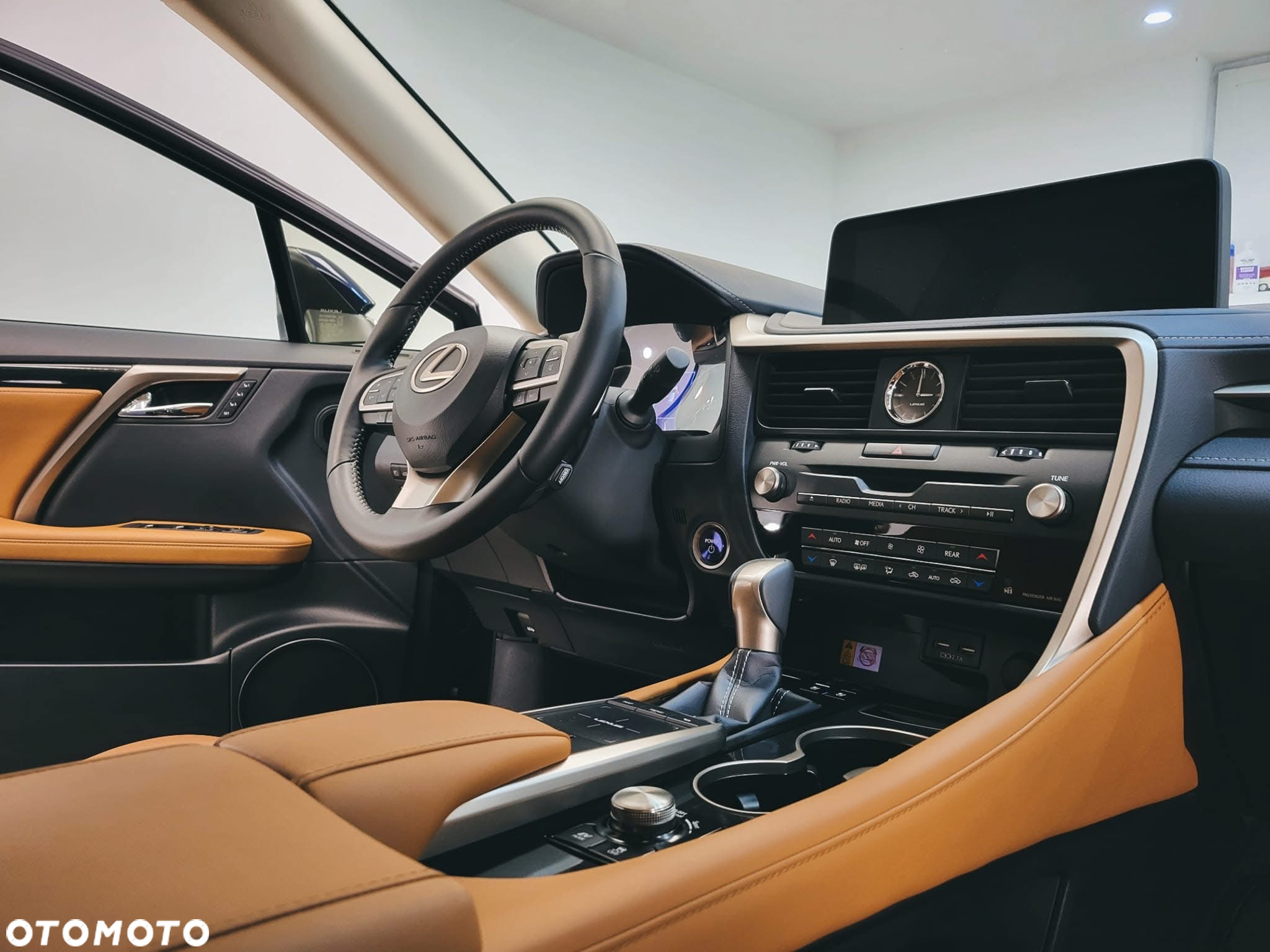 Lexus RX 450h L Business Edition + - 9