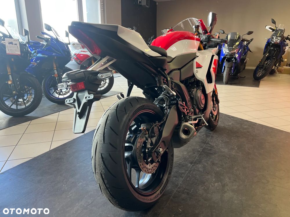 Yamaha R7 - 12