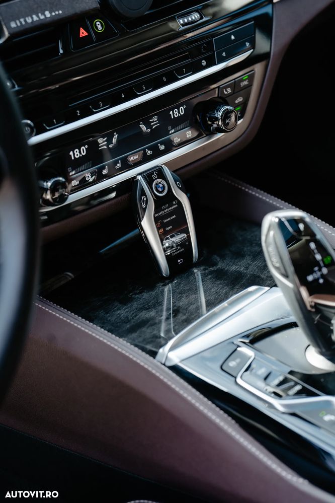BMW Seria 5 540i xDrive AT - 16