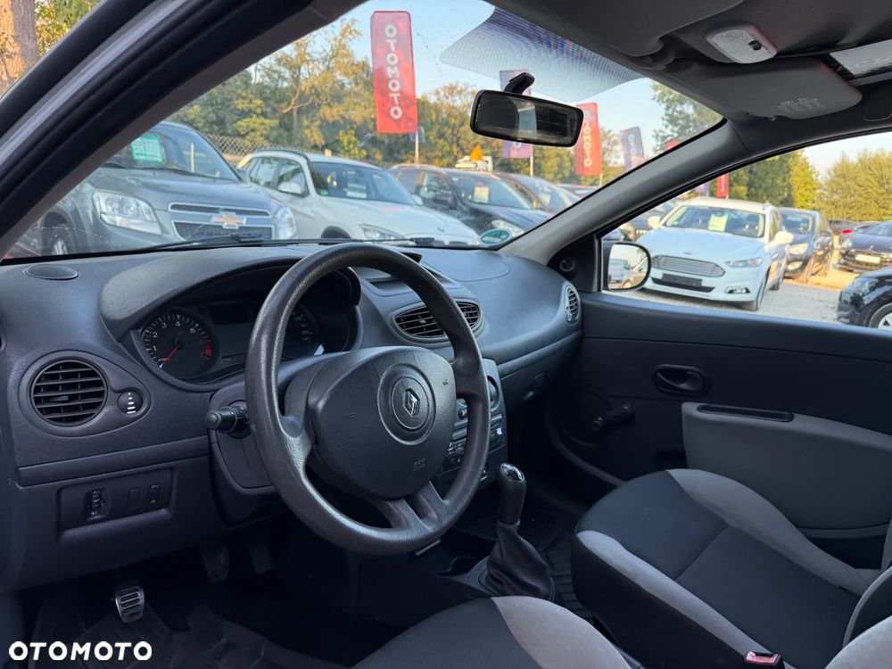 Renault Clio 1.2 16V 75 Authentique - 11