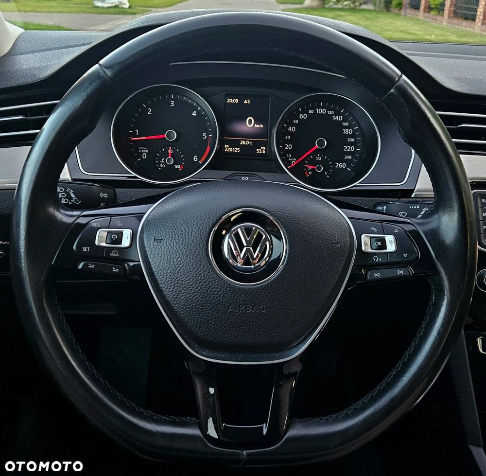 Volkswagen Passat 2.0 TDI SCR (BlueMotion Technology) 4Motion Highline - 14