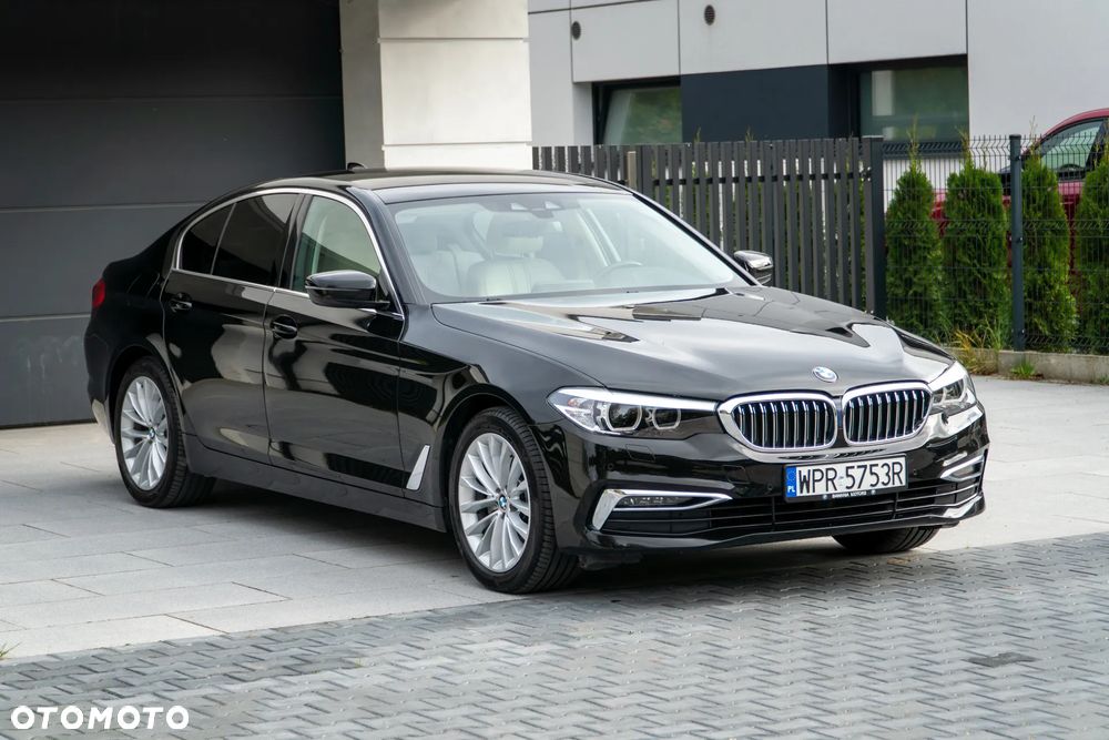 BMW Seria 5 520d xDrive Luxury Line - 1