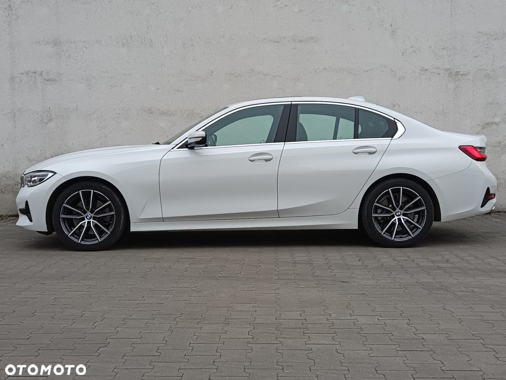 BMW Seria 3 330i xDrive Sport Line - 3