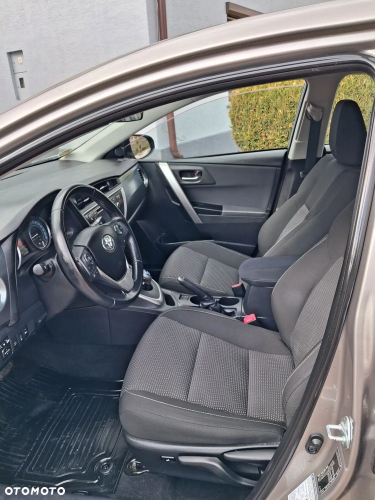 Toyota Auris - 10