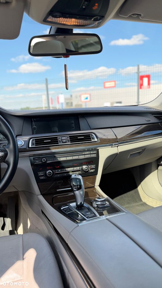 BMW Seria 7 730d - 12