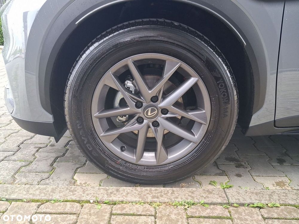 Lexus LBX 1.5 Hybrid - 23