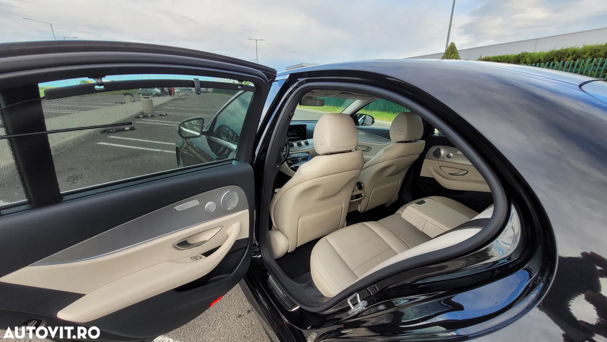 Mercedes-Benz E 200 4Matic 9G-TRONIC AMG Line - 8