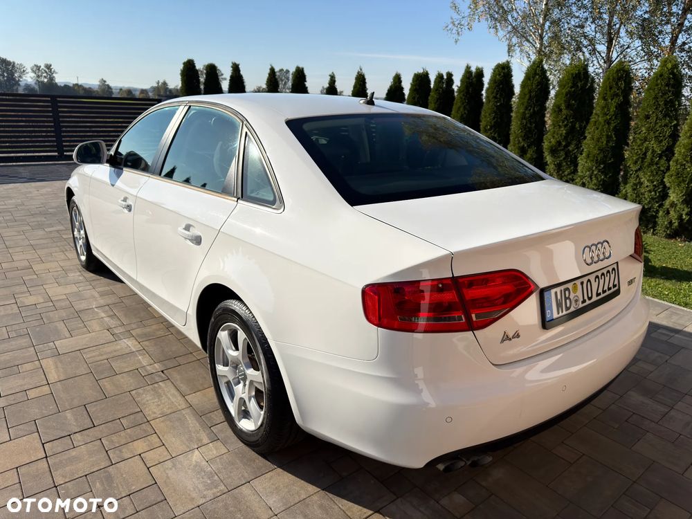 Audi A4 Limousine - 19