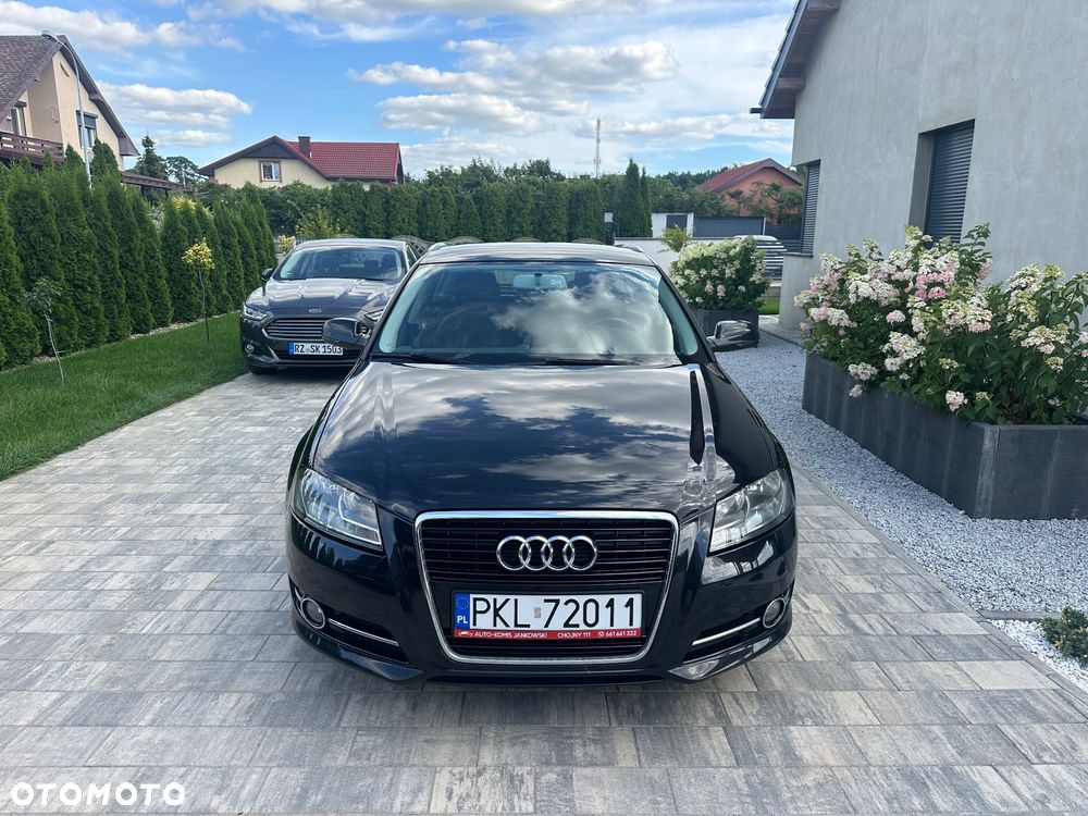 Audi A3 Sportback 1.6 TDI DPF Ambiente - 23