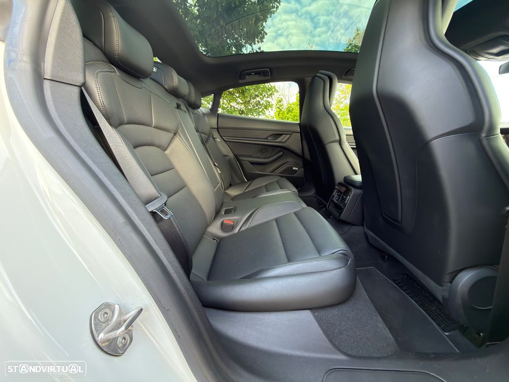 Porsche Taycan 4S Bateria Performance Plus - 28