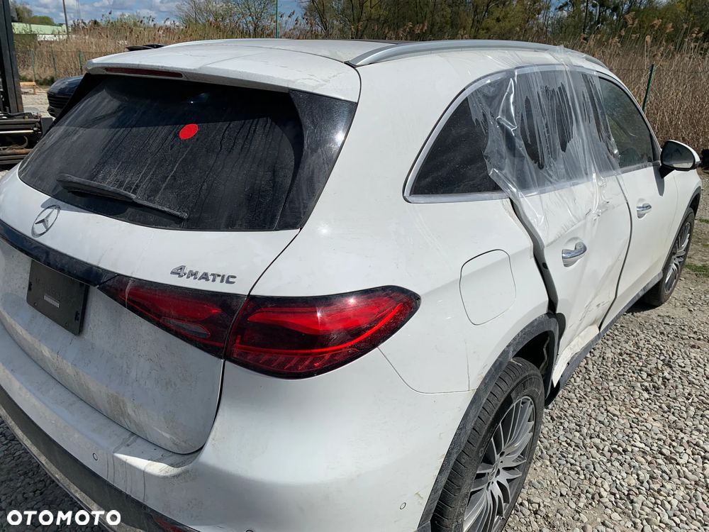 Mercedes-Benz GLC 300 4Matic 9G-TRONIC - 4