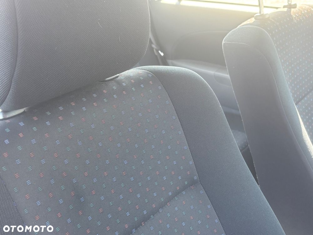 Daihatsu Sirion 1.3 - 11