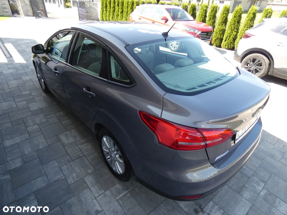 Ford Focus 1.6 Trend - 13