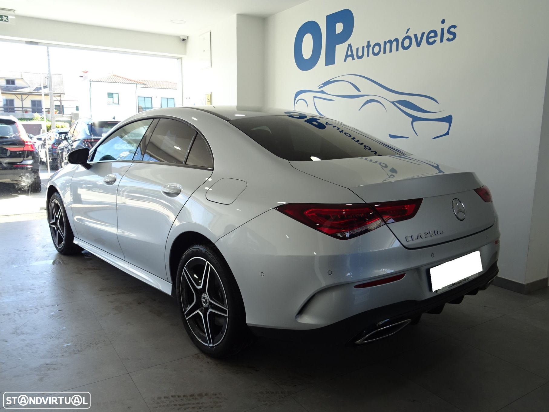 Mercedes-Benz CLA 250 e AMG Line - 4