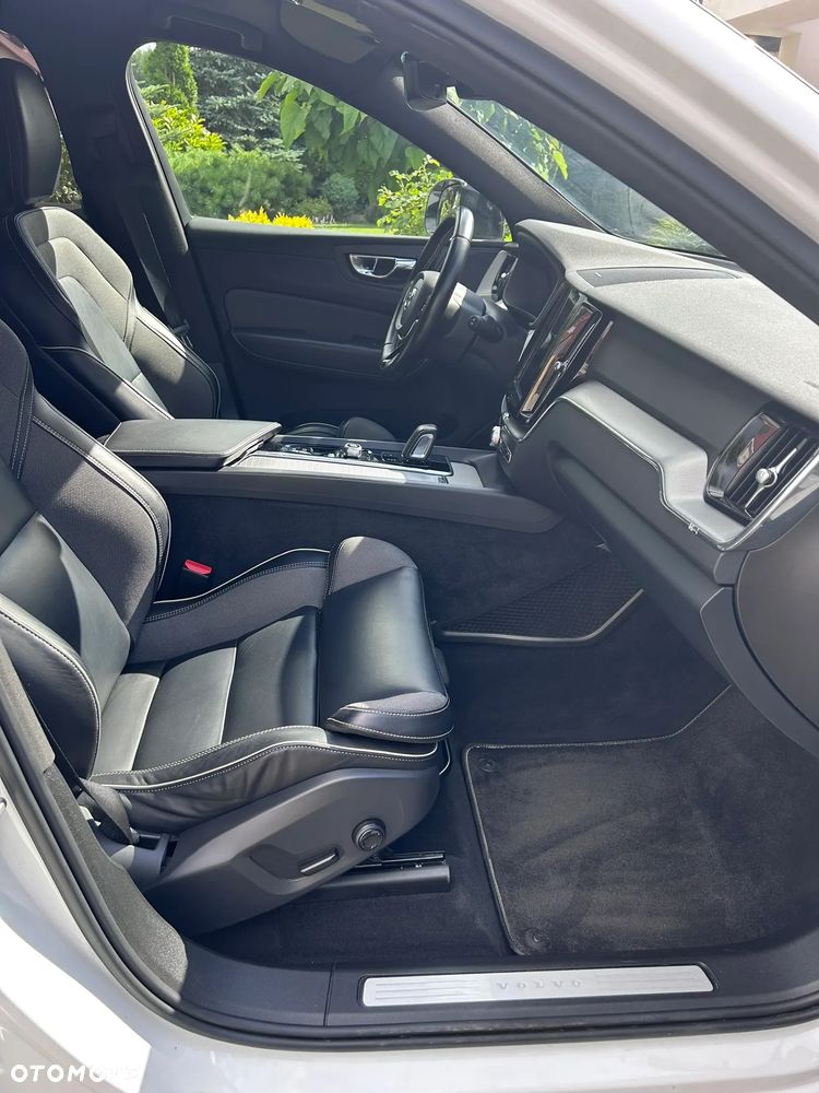 Volvo XC 60 B4 B R-Design - 20