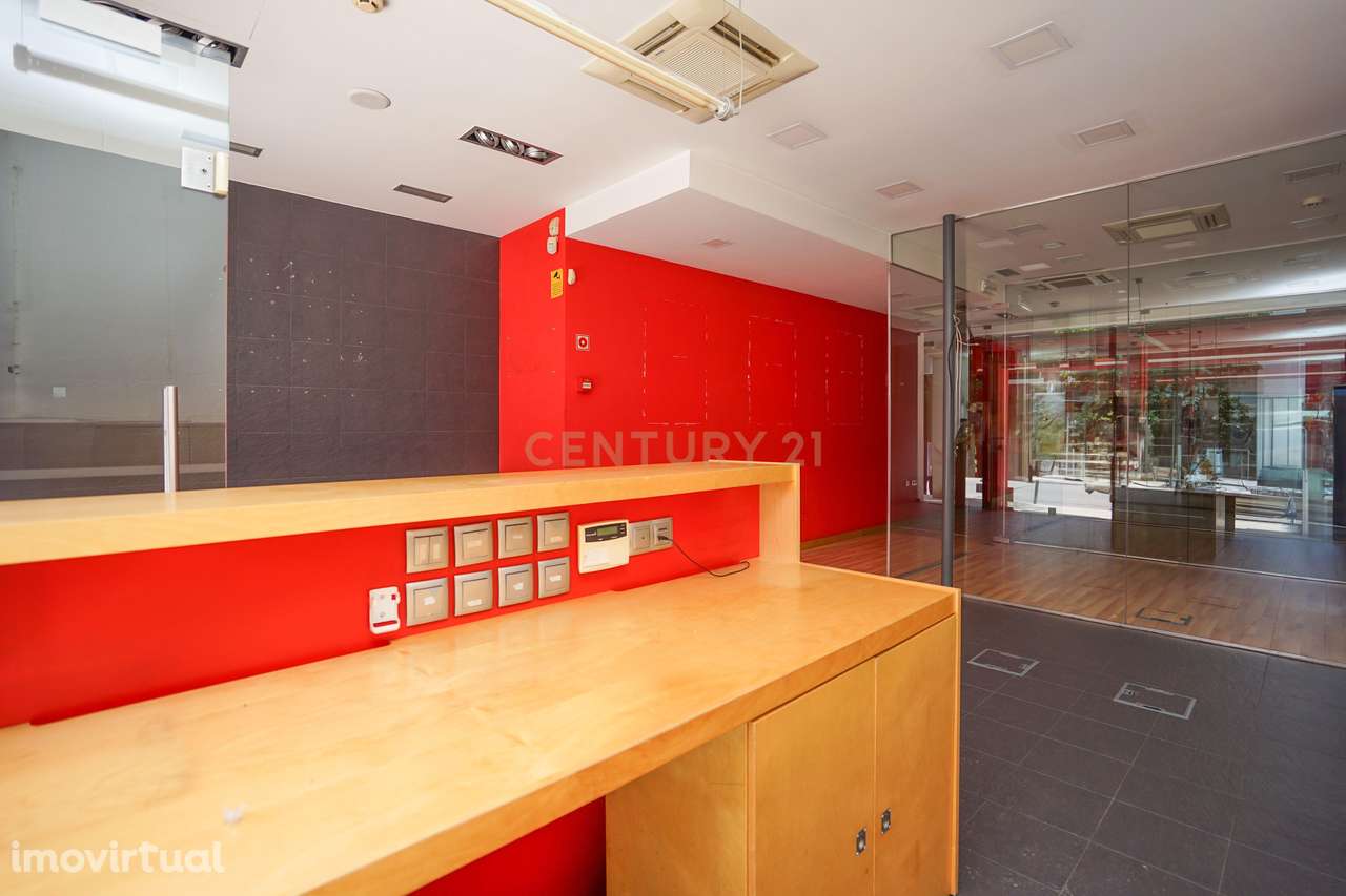 Loja para arrendamento no centro da Lousã - Grande imagem: 2/24