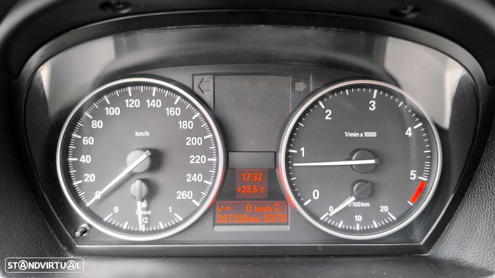 BMW 318 d Sport Line - 28