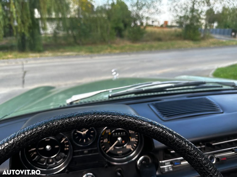 Mercedes-Benz W115 - 17