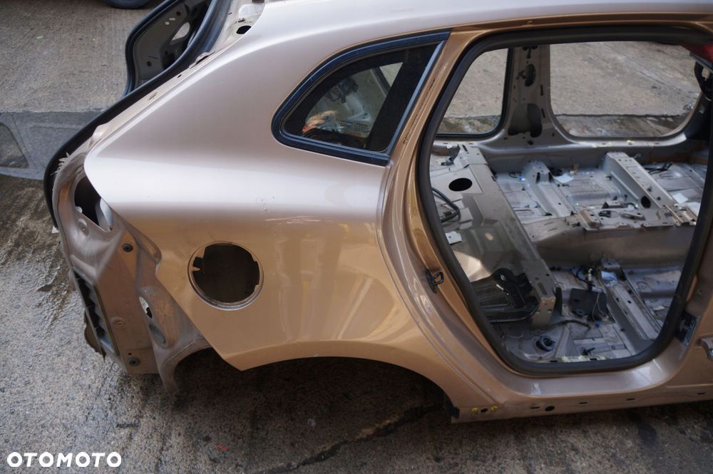 volvo v40 ii błotnik prawy tył prawy tylny cięty szyba ćwiartka - 1