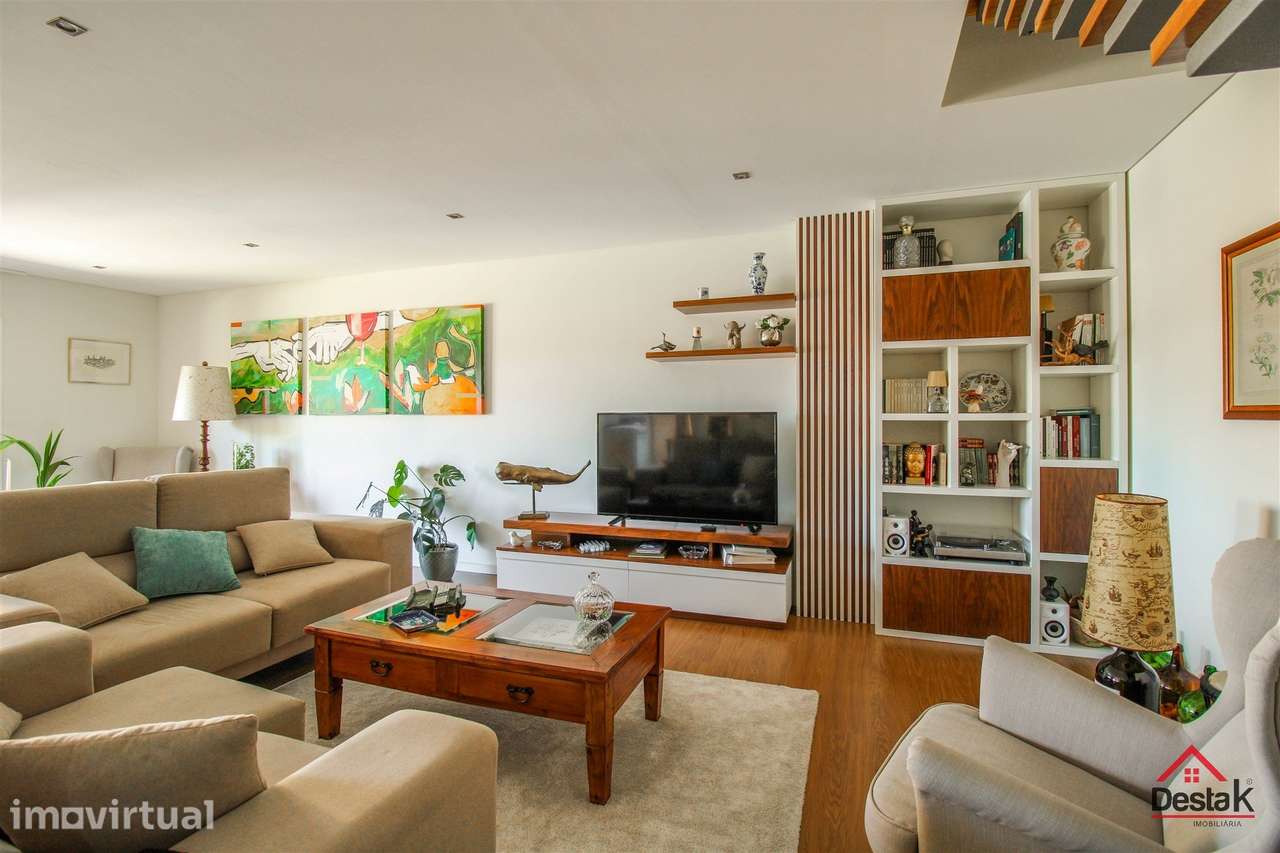 T3 Duplex Exclusivo no Centro de Viseu | Vista Deslumbrante para a Sé - Grande imagem: 5/46