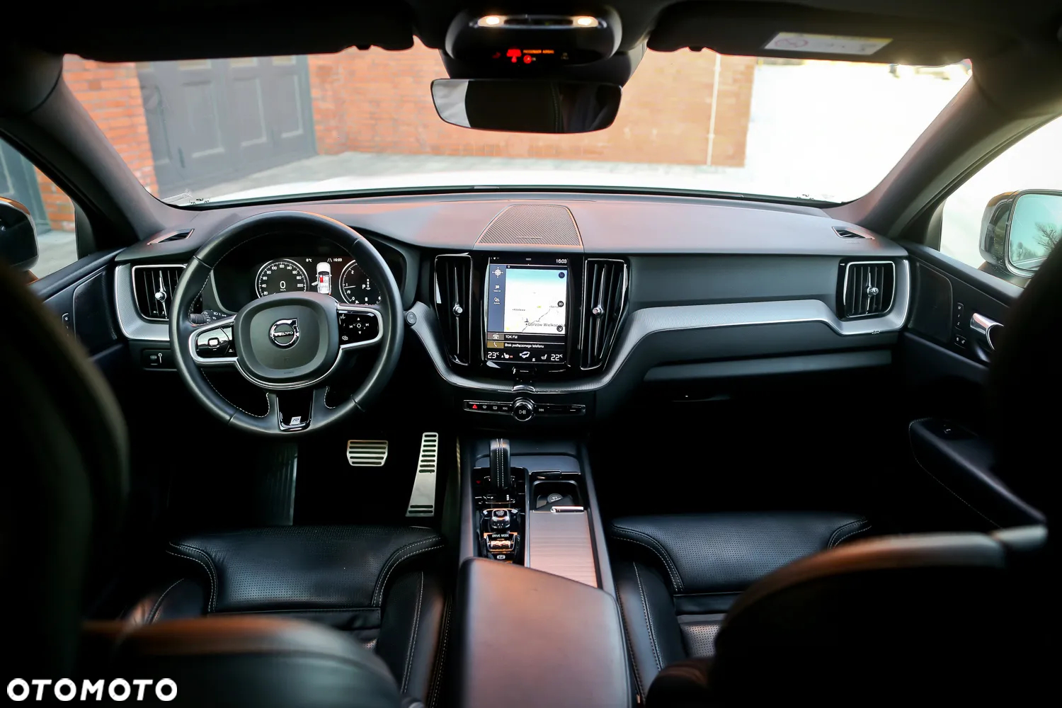 Volvo XC 60 D5 AWD Geartronic RDesign - 23