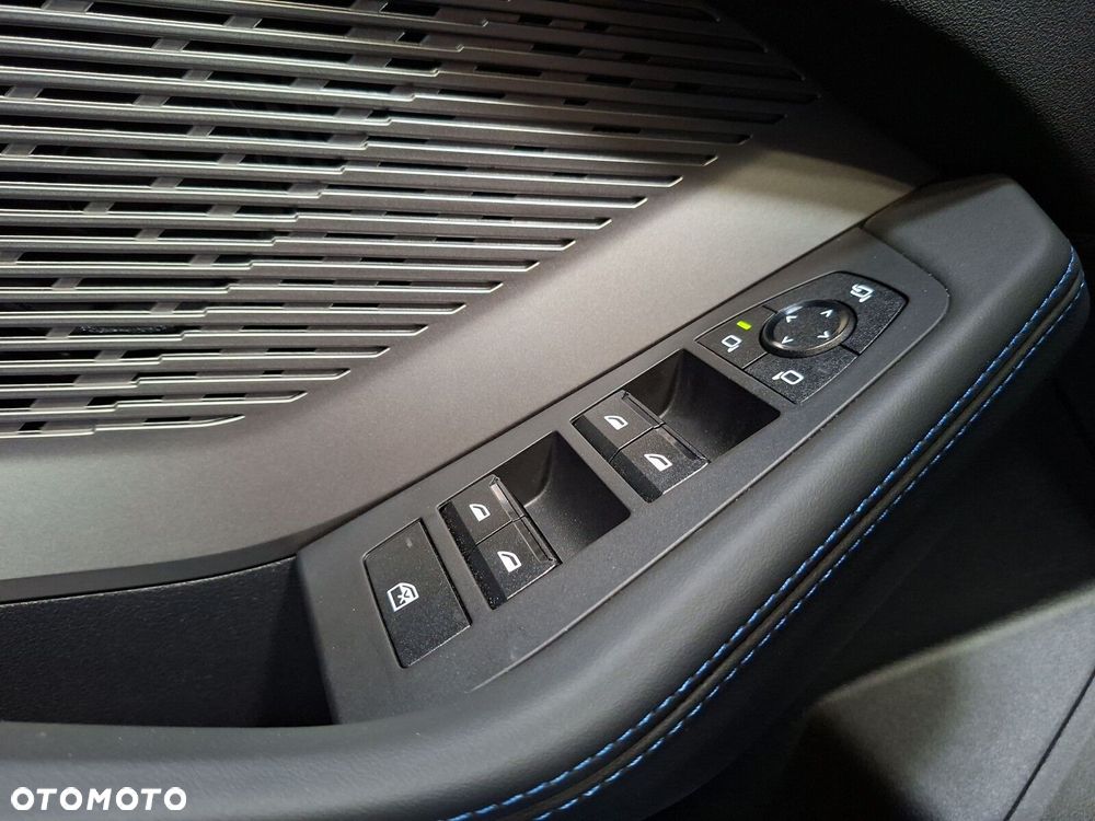 BMW Seria 1 120 mHEV - 23