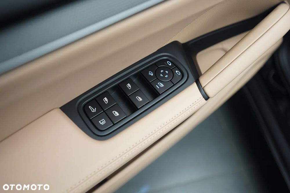 Porsche Cayenne Coupe S E-Hybrid PHEV Black Edition - 22