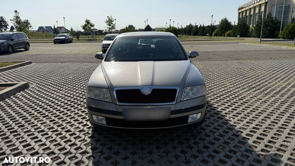 Skoda Octavia 1.6 Elegance - 2
