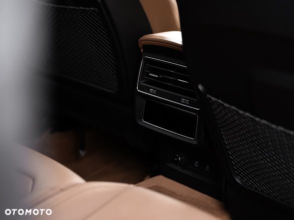 Audi RS Q8 TFSI Quattro Tiptronic - 32