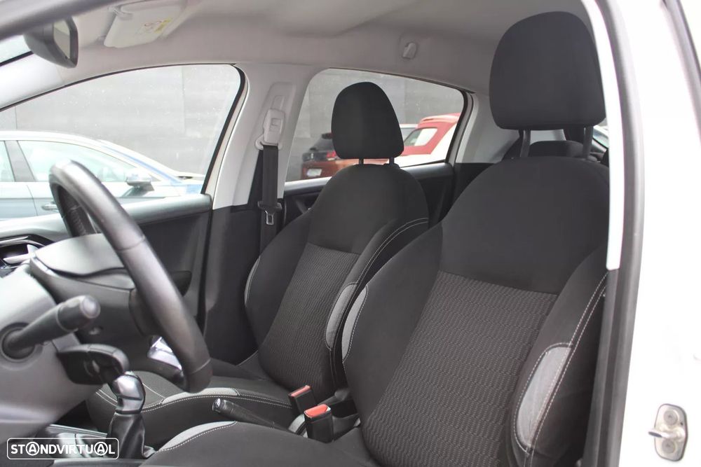 Peugeot 208 1.2 PureTech Style - 18