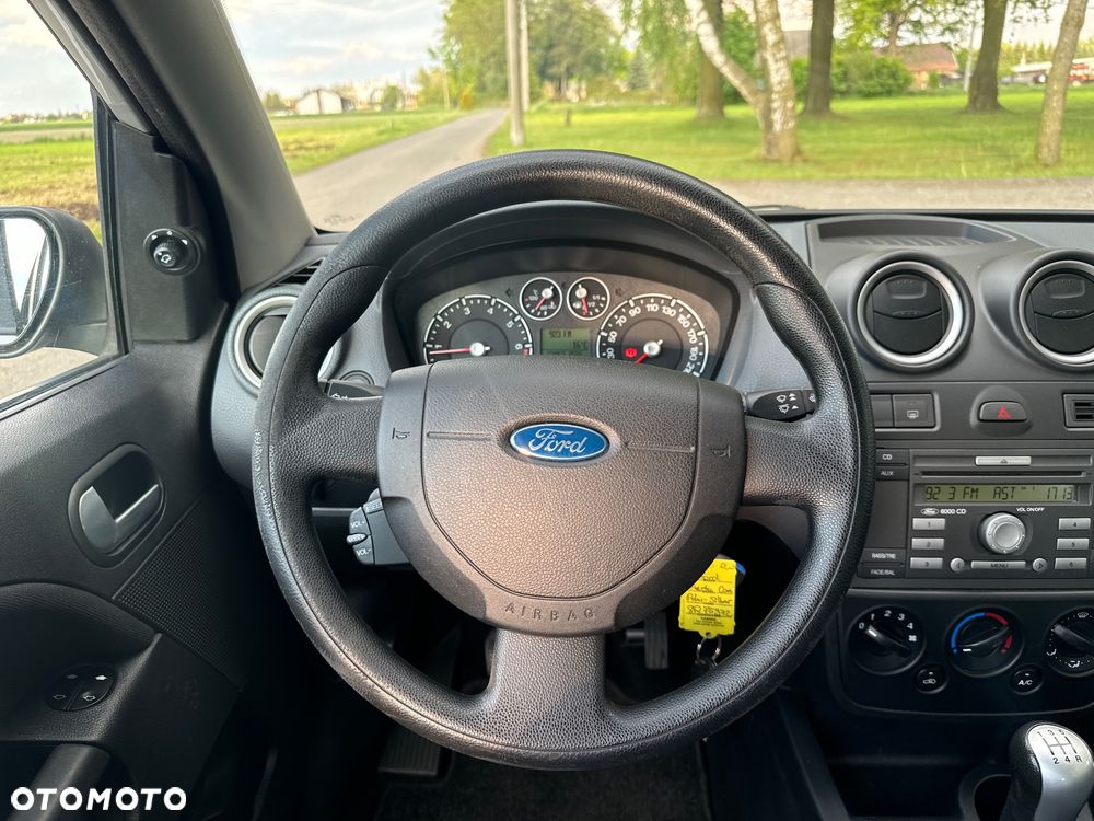 Ford Fiesta 1.4 Trend - 13