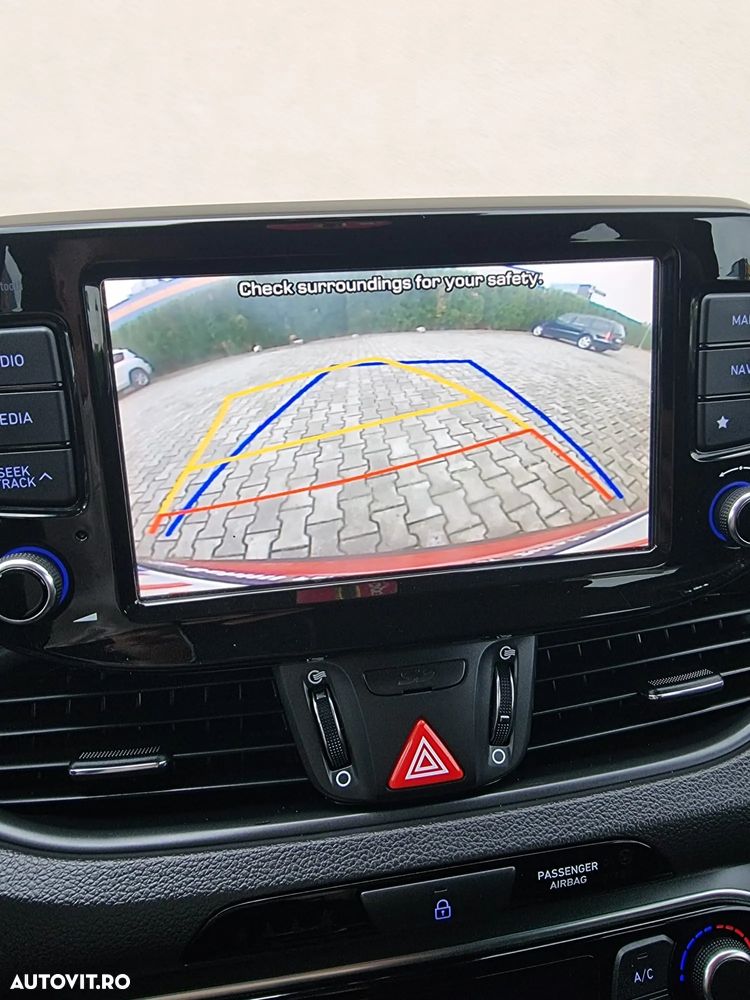 Hyundai i30 1.6 CRDI YES! - 13