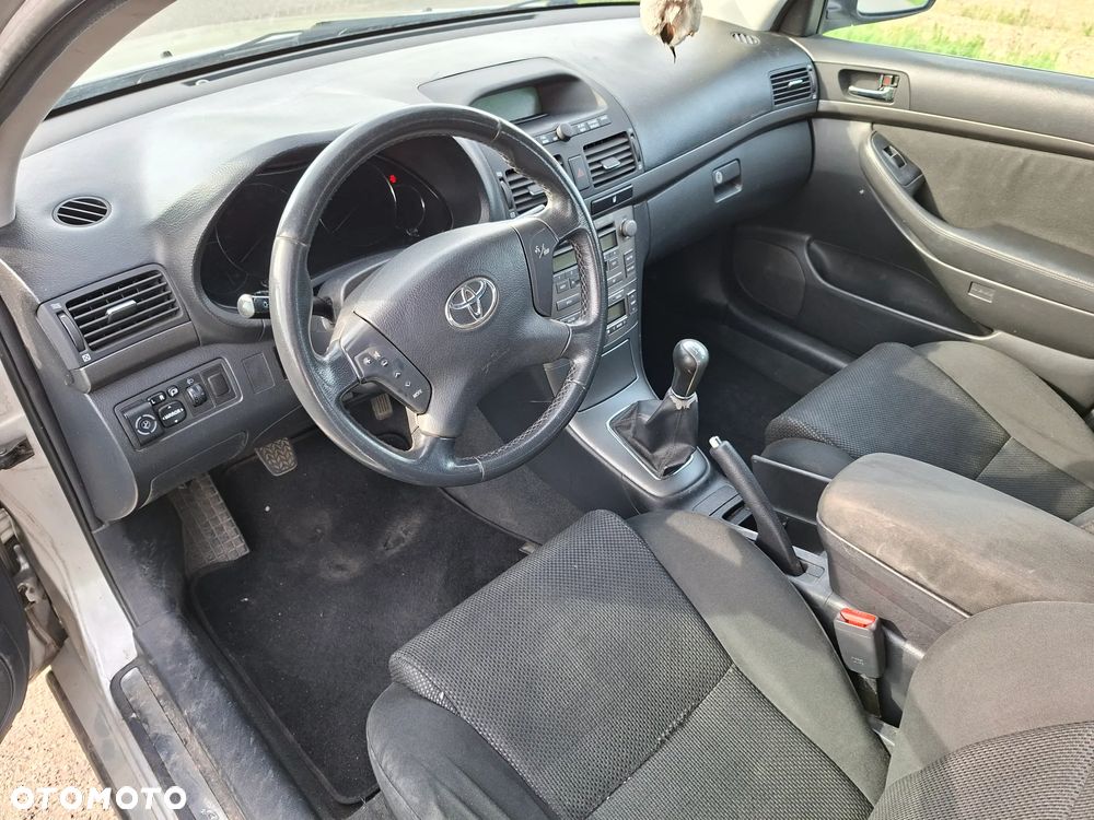 Toyota Avensis 1.8 VVT-i Luna - 15