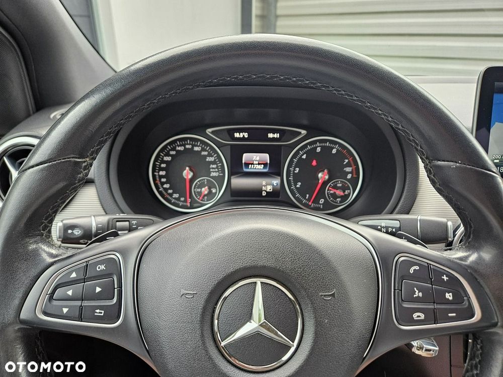Mercedes-Benz Klasa B 180 7G-DCT Style - 29