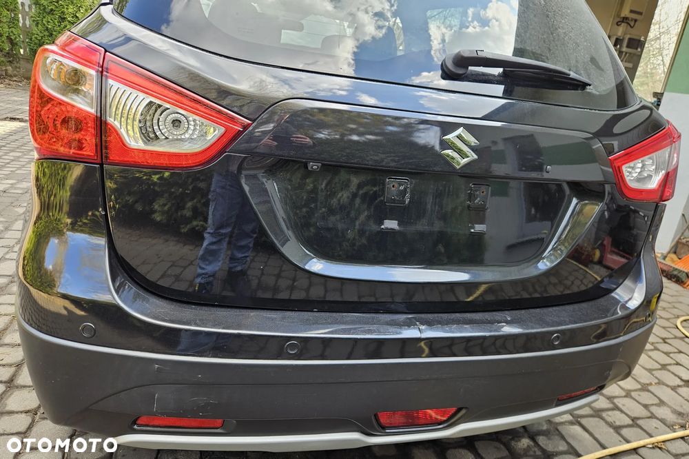 Suzuki SX4 S-Cross klapa tył tylna szyba  ZCE - 4
