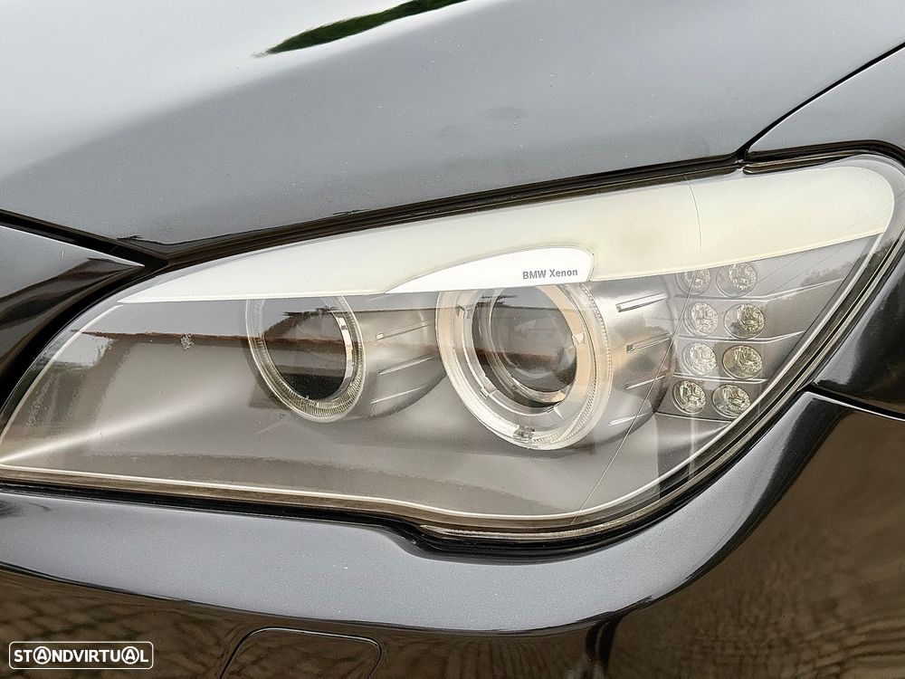 BMW 740 d Pack M - 7