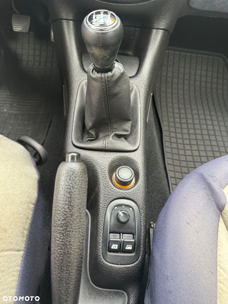 Peugeot 206 1.1 XR - 13