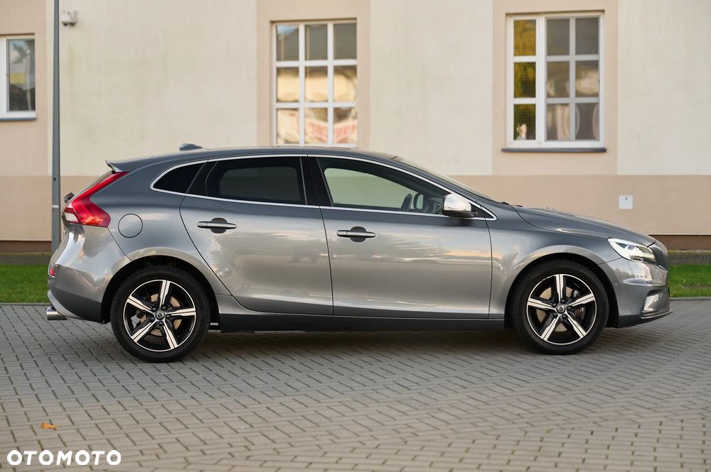 Volvo V40 D3 Geartronic RDesign - 11