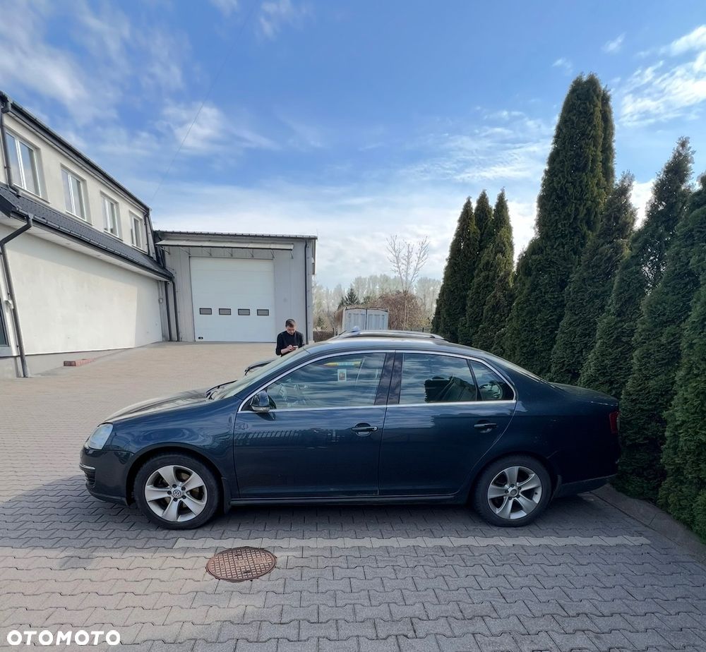 Volkswagen Jetta 1.6 Comfortline - 4