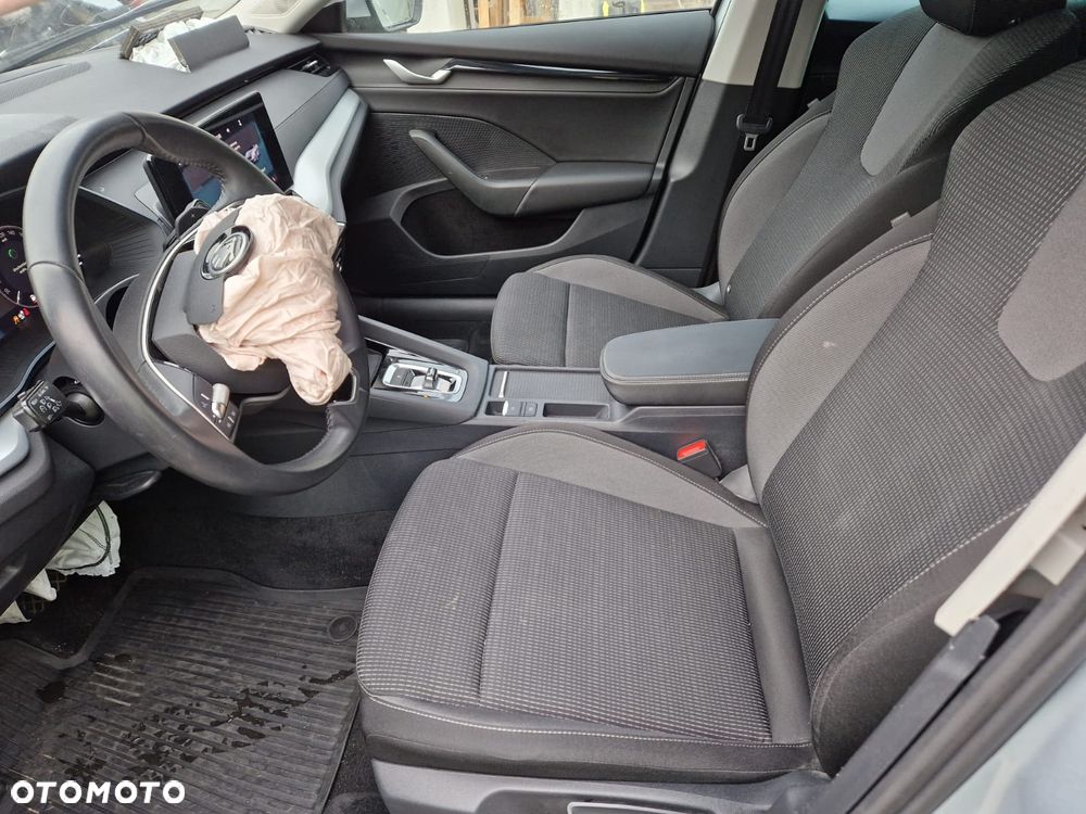 Skoda Octavia 2.0 TDI Selection DSG - 14