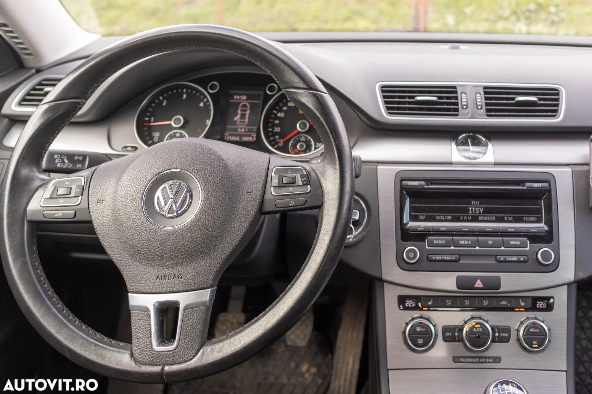 Volkswagen Passat 1.6 TDI BlueMotion Technology Comfortline - 11