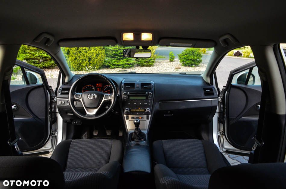 Toyota Avensis 1.8 Comfort - 5
