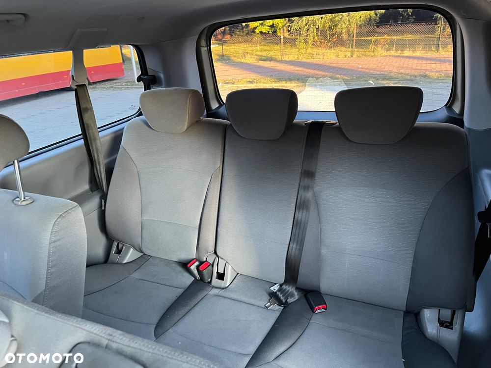 Hyundai H-1 Starex - 20