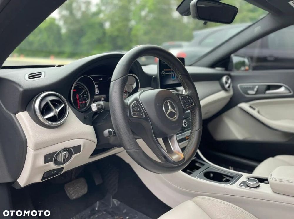 Mercedes-Benz CLA 250 4-Matic AMG Line - 5