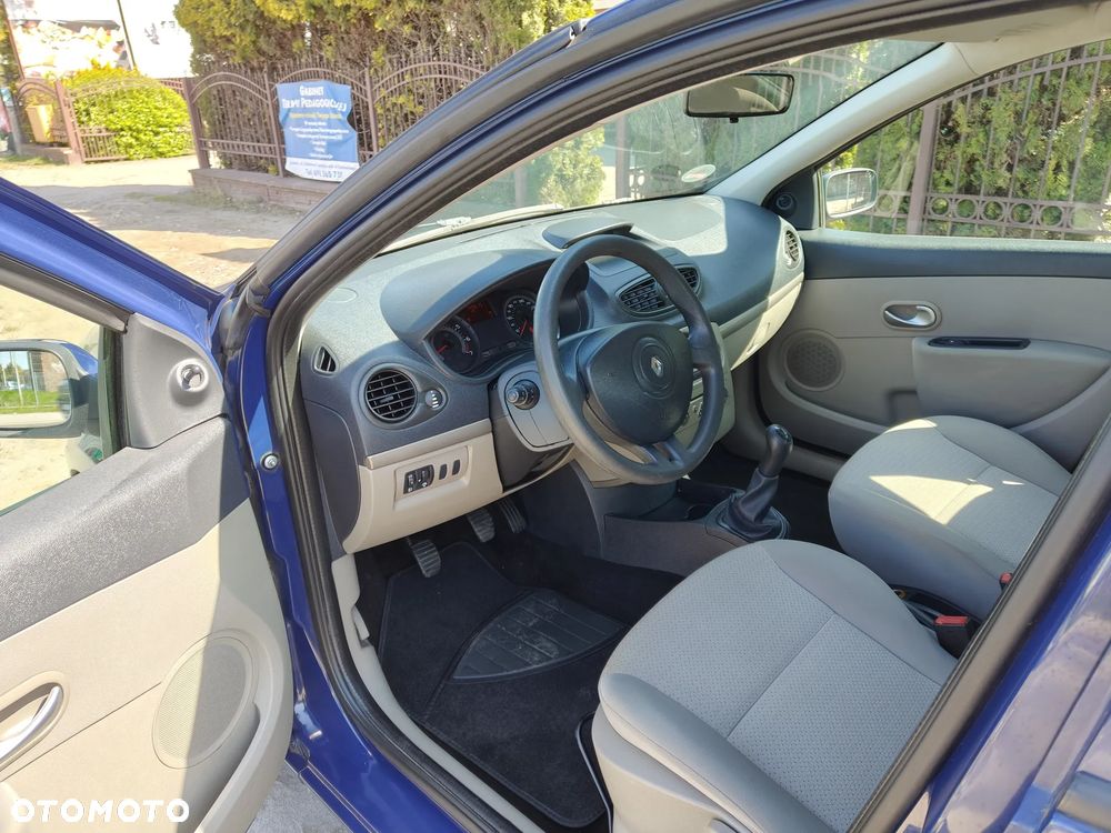 Renault Clio - 7